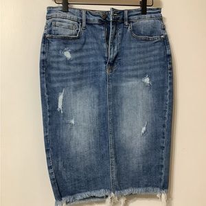 Risen brand distressed denim pencil skirt. Size M. New without tags.